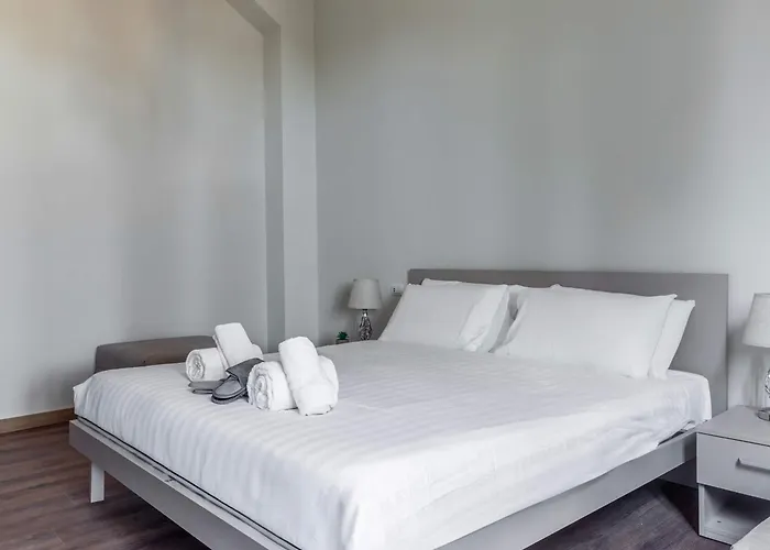 Luxury King With Balcony Near Vatican - View By Quinto Piano Apartment *